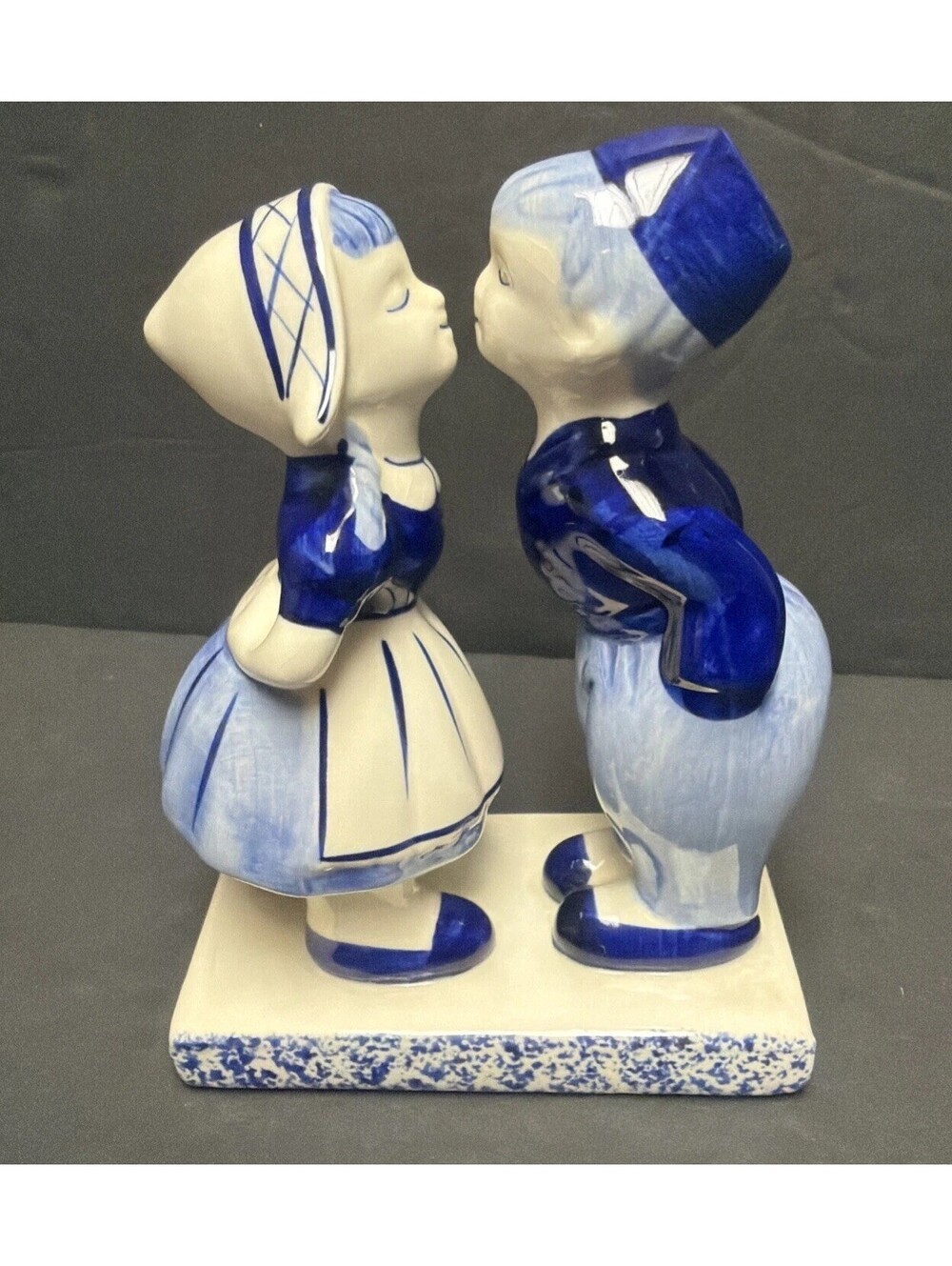 Delft Blue Kissing Dutch Boy And Girl Souvenir From Solving CA Handpainted VTG